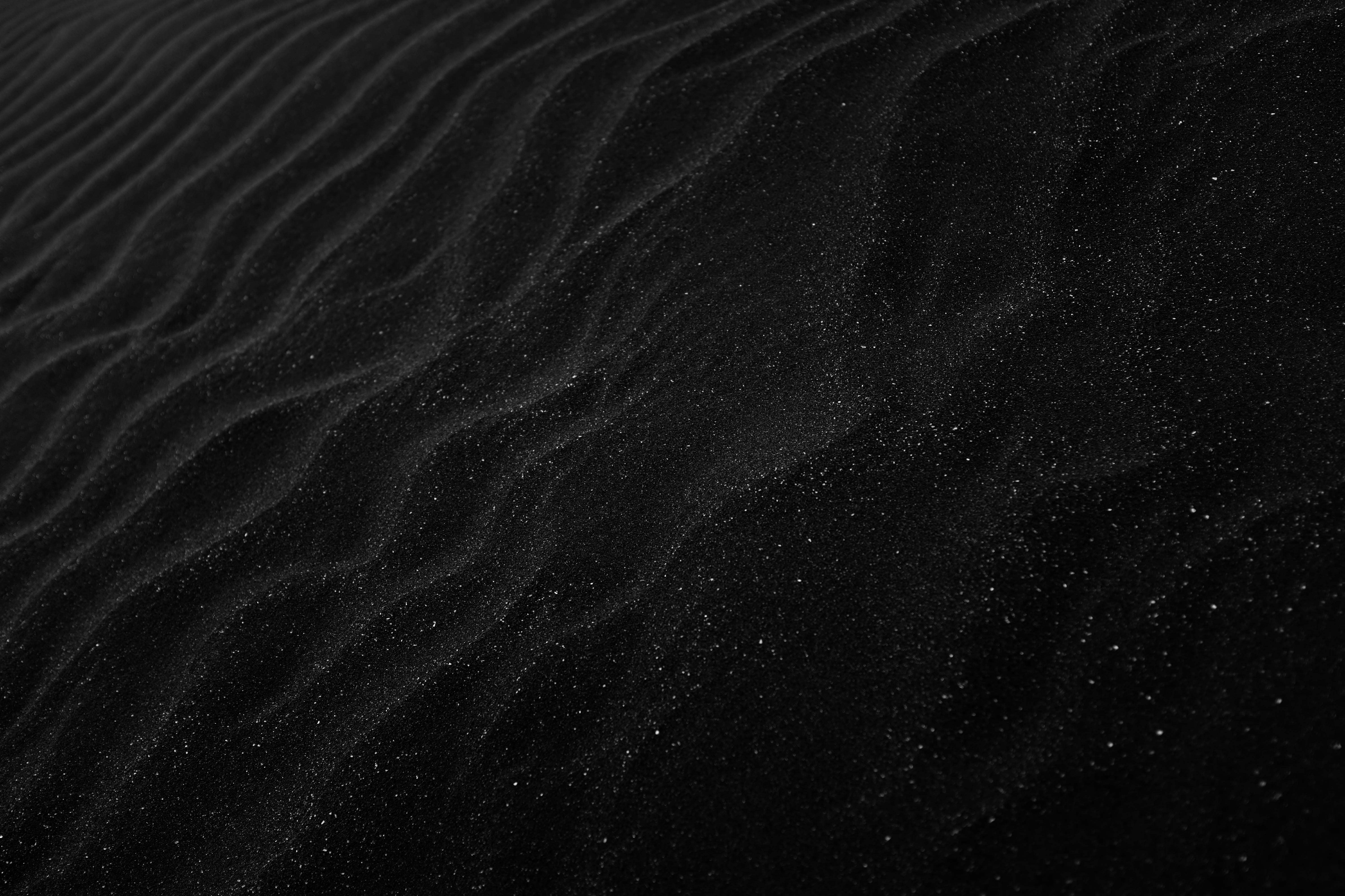 black-sand-dunes-2387793